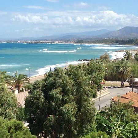 Golfo Di Tindari Apartments Фалконе Екстериор снимка