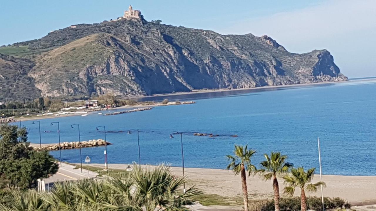 Golfo Di Tindari Apartments Фалконе Екстериор снимка