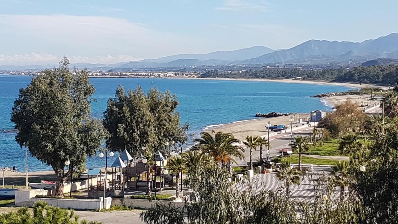 Golfo Di Tindari Apartments Фалконе Екстериор снимка