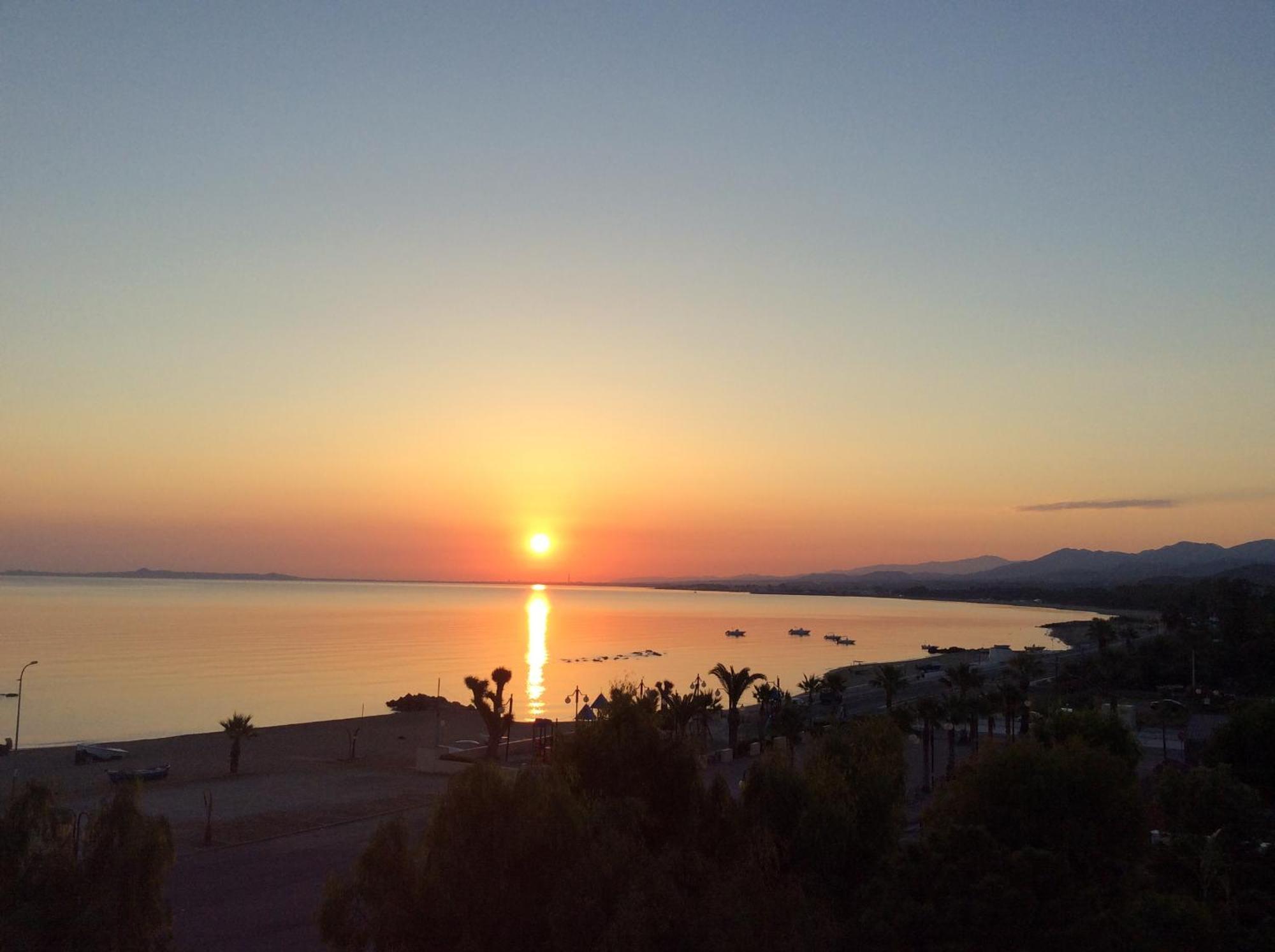 Golfo Di Tindari Apartments Фалконе Екстериор снимка