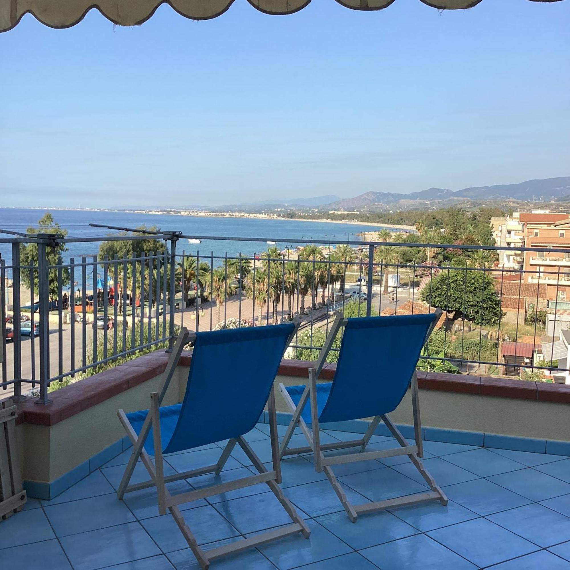 Golfo Di Tindari Apartments Фалконе Екстериор снимка