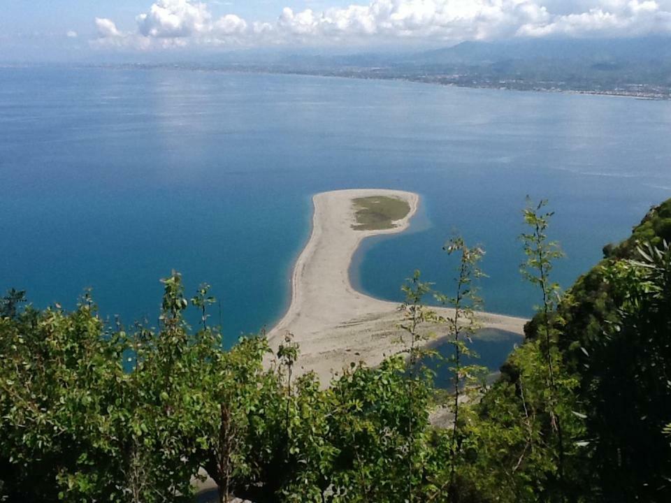 Golfo Di Tindari Apartments Фалконе Екстериор снимка