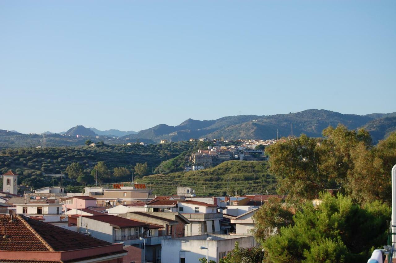 Golfo Di Tindari Apartments Фалконе Екстериор снимка