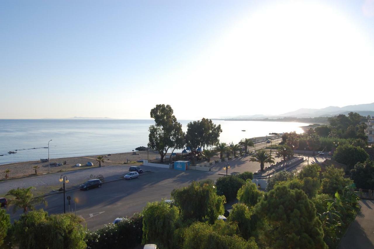 Golfo Di Tindari Apartments Фалконе Екстериор снимка