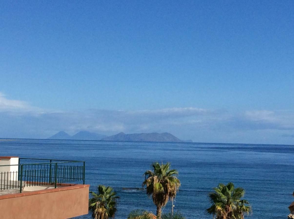 Golfo Di Tindari Apartments Фалконе Стая снимка