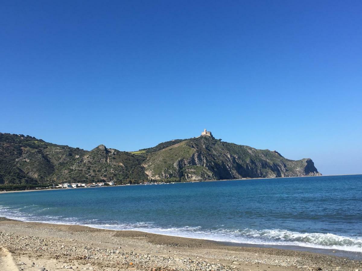Golfo Di Tindari Apartments Фалконе Екстериор снимка