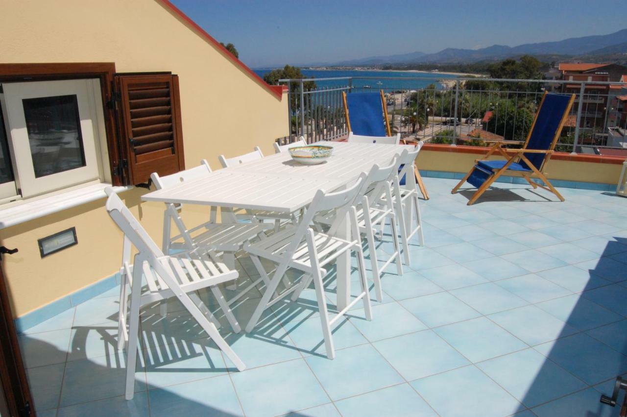Golfo Di Tindari Apartments Фалконе Екстериор снимка